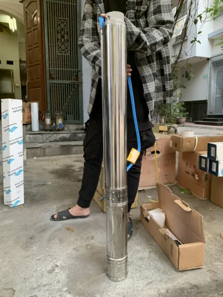 Bơm chìm giếng khoan (bơm hỏa tiễn) chính hãng tại kho Trung Kiên