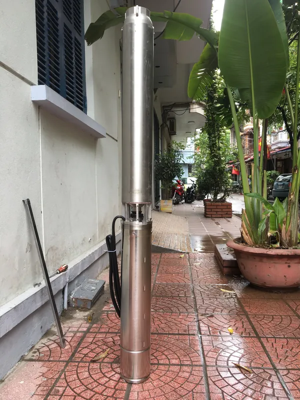 Bơm chìm giếng khoan (bơm hỏa tiễn) chính hãng tại kho Trung Kiên