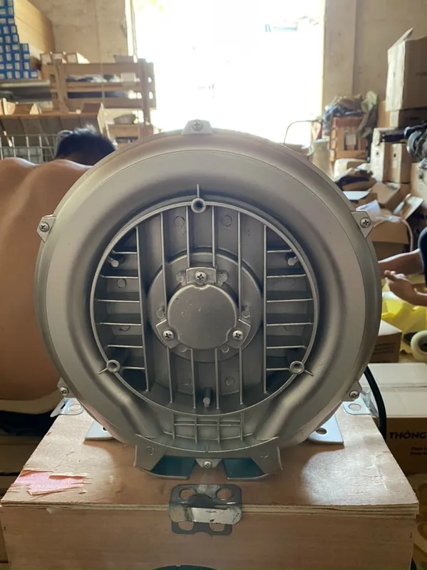 Máy thổi khí con sò chính hãng tại kho Trung Kiên